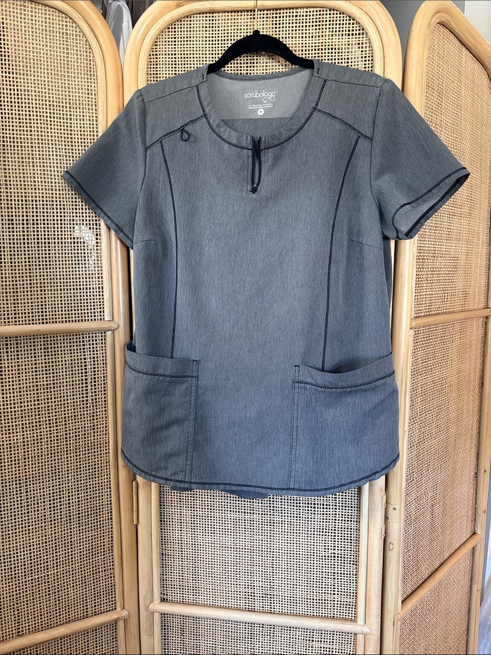 Scrubologie Women's Gray Short-Sleeve Utility Scrub Top & Pants!